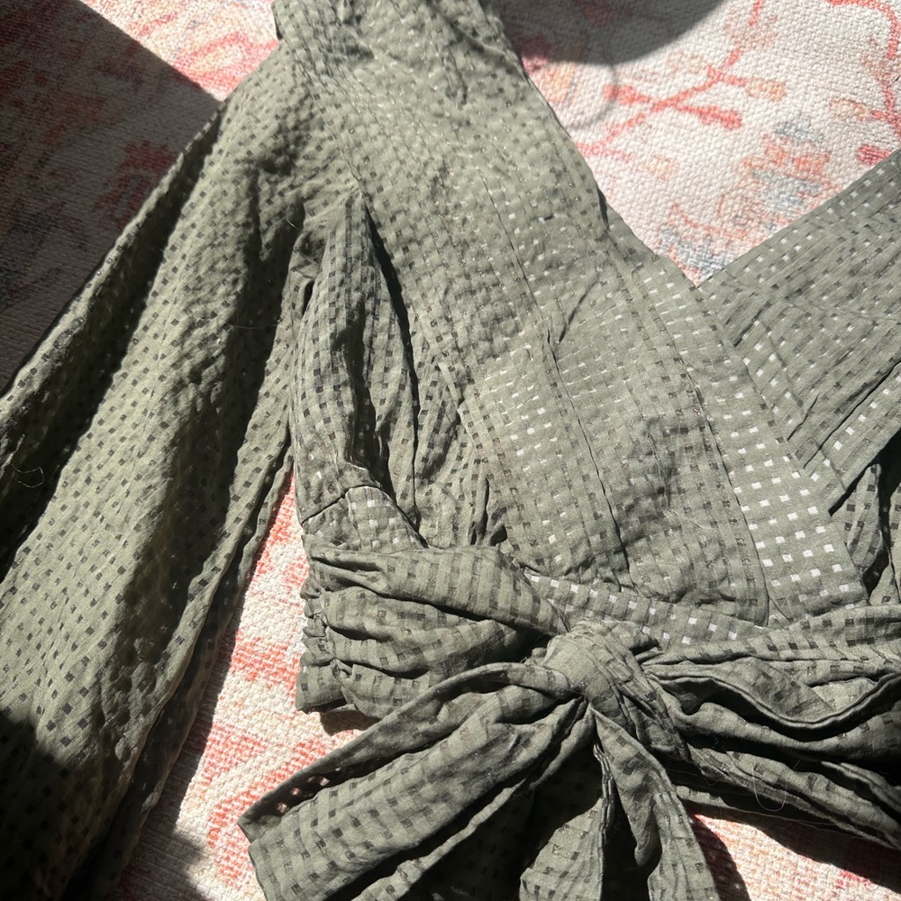 Elegant Green Top - Anthropologie - Picture 2 of 6